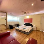 Etna - Hostel -Noclegi Rzeszow
