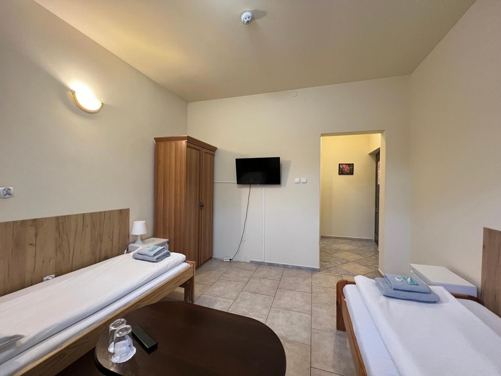 Hostel Etna - -noclegi