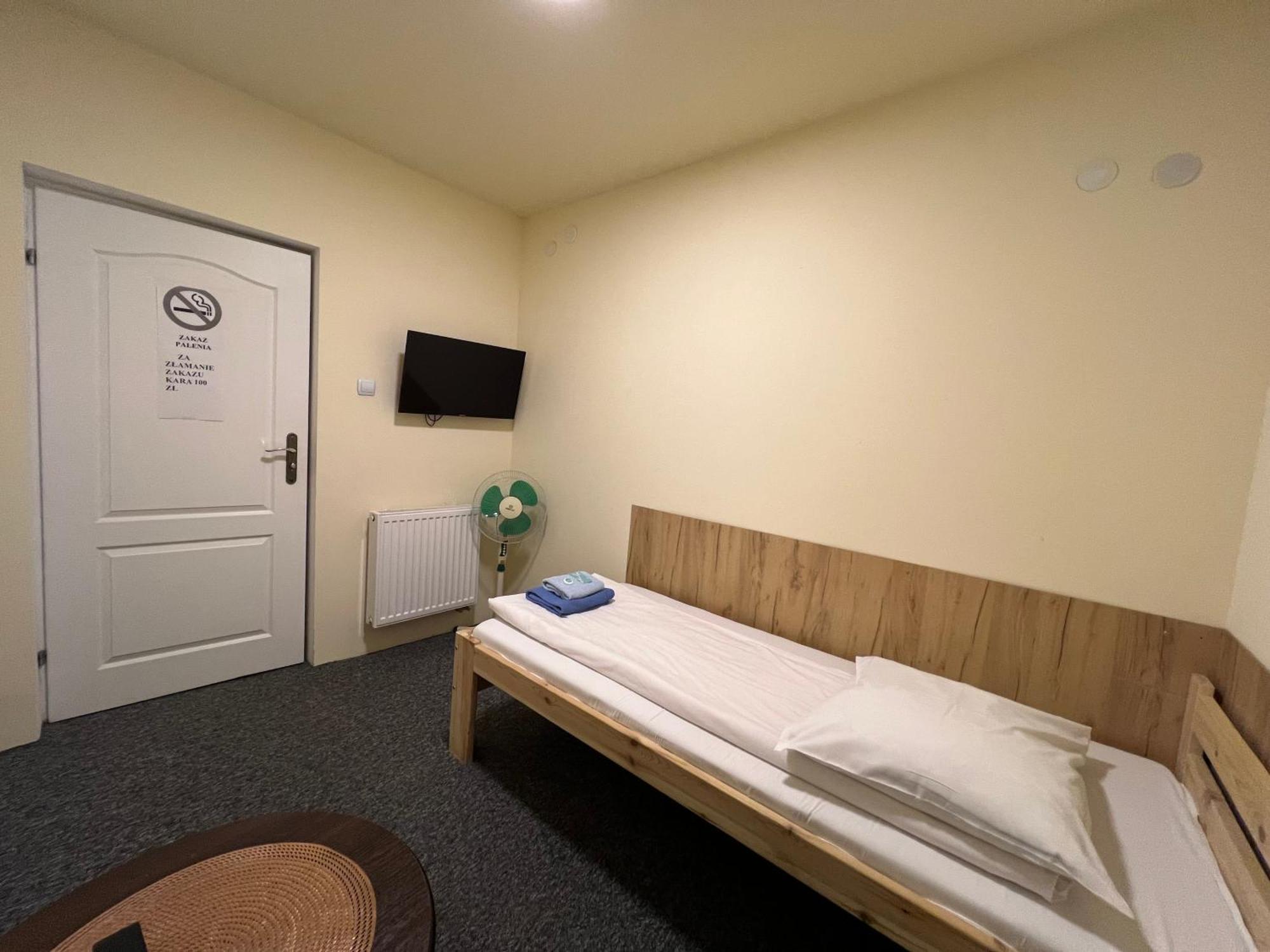 Hostel Etna - -noclegi Rzeszow