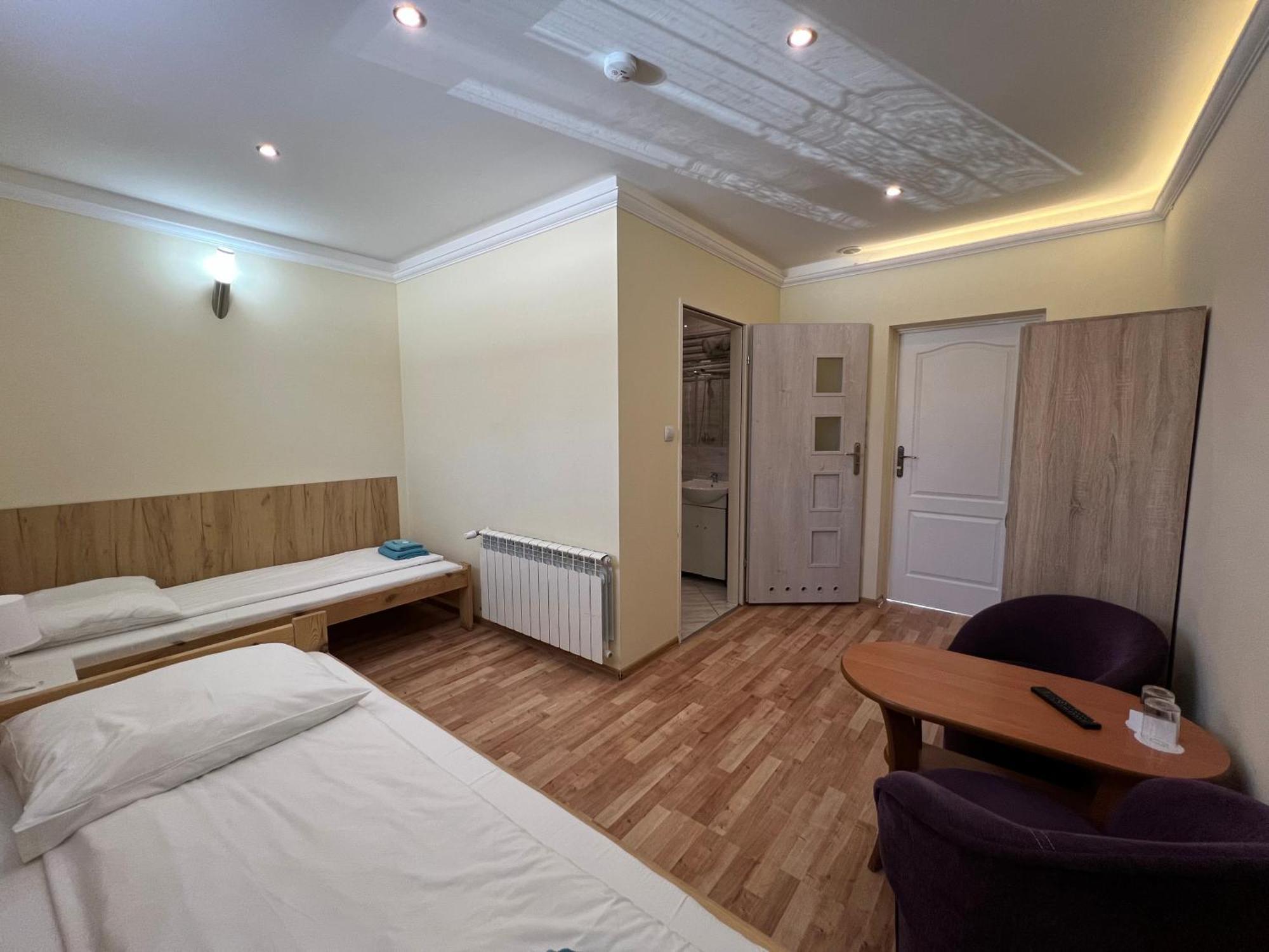 Hostel Etna - -noclegi Rzeszow
