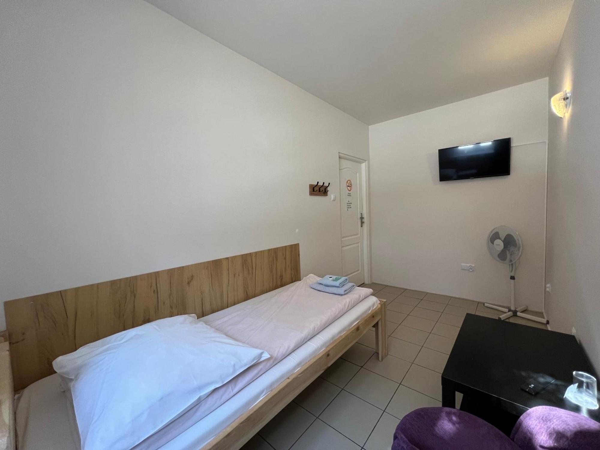 Hostel Etna - -noclegi *