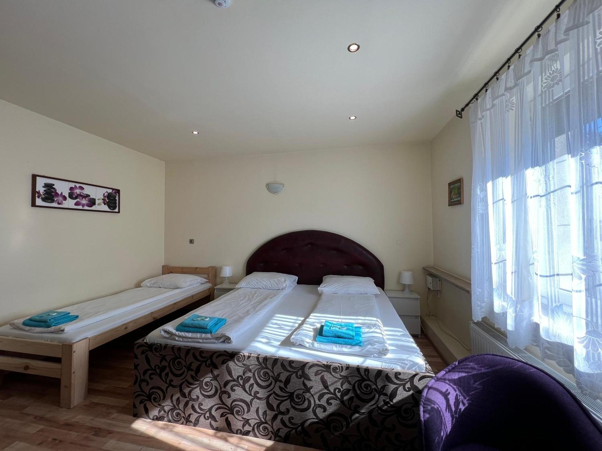 Etna - -noclegi Hostel Rzeszow