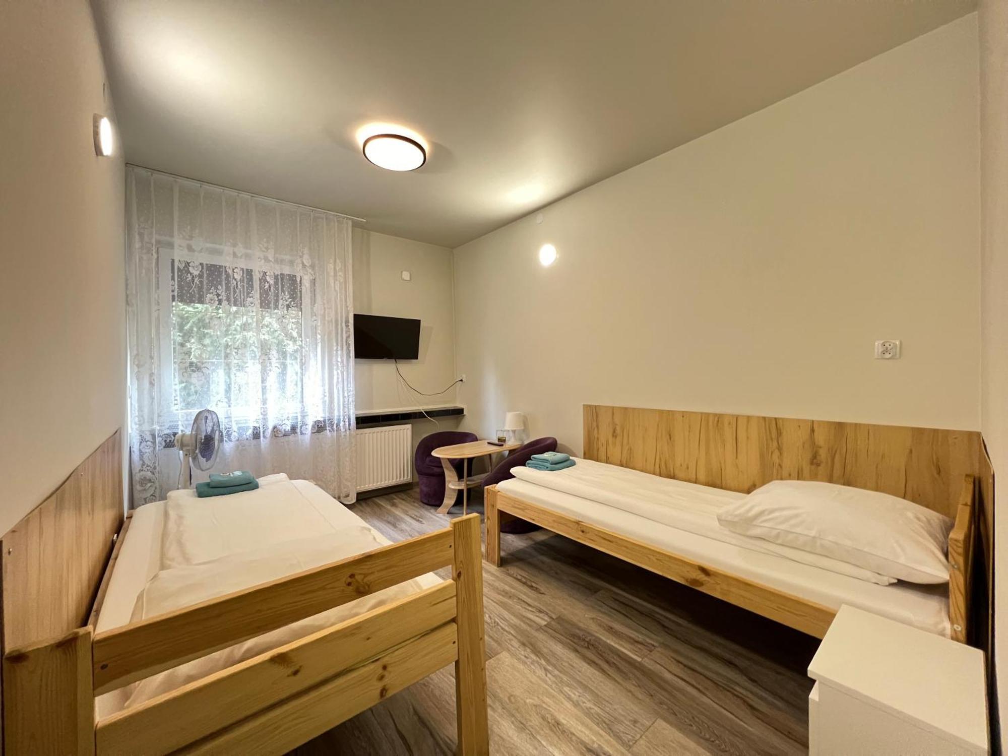 Etna - -noclegi Hostel *